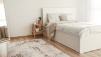 Łóżko chowane w szafie z sofą i biurkiem - projekt do salonu 16-20 m2 krok po kroku