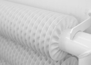 Prasowalnia w szafie w mieszkaniu - składana deska, wentylacja i bezpieczne zasilanie krok po kroku