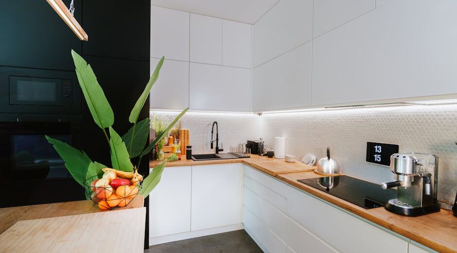 Oświetlenie szynowe 1-fazowe w mieszkaniu - plan, dobór i montaż krok po kroku