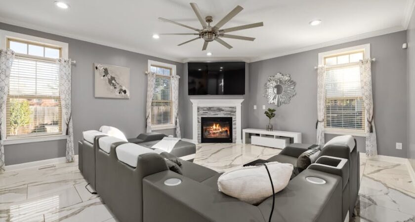 Gniazda podłogowe w mieszkaniu - plan, dobór i montaż w panelach i płytkach krok po kroku