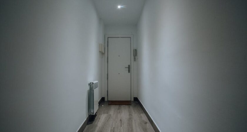 Wycieraczka wpuszczana w podłodze w mieszkaniu - projekt i montaż bez kucia krok po kroku