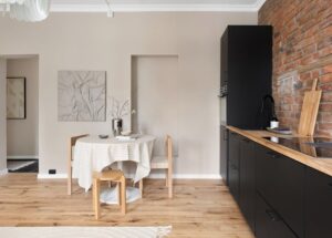 Ściana suchościeralna i magnetyczna w mieszkaniu - projekt i montaż krok po kroku