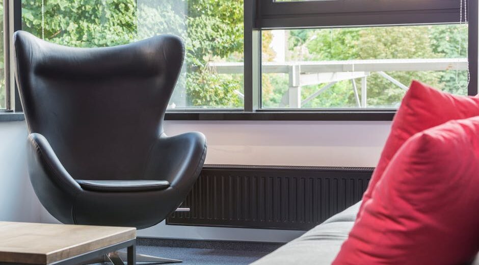 Wewnętrzne okno między pokojami - doświetlenie i montaż w mieszkaniu krok po kroku